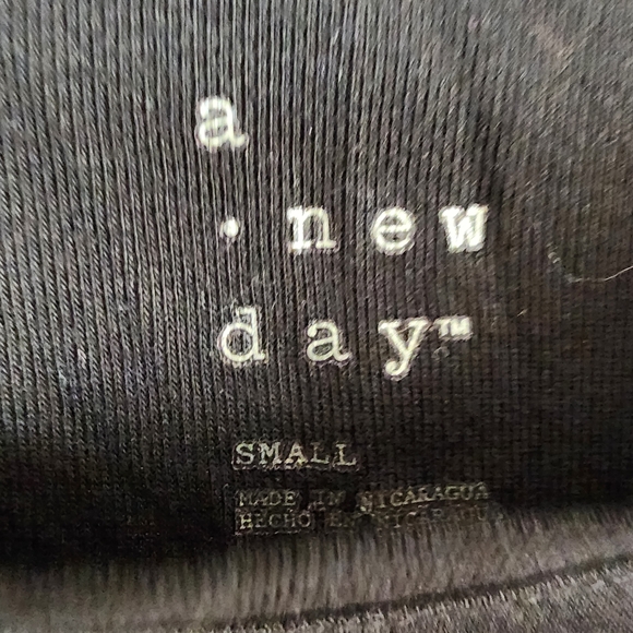 🎀 A New Day Junior's Black Long Sleeve Top Size: Small 🎀 - Picture 2 of 4